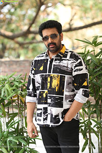 JD Chakravarthy at Gaaya Padda Simham Interview, HD Gallery 