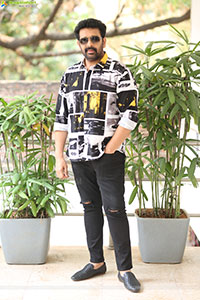 JD Chakravarthy at Gaaya Padda Simham Interview, HD Gallery 