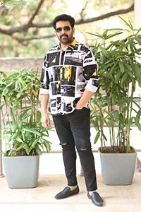 JD Chakravarthy at Gaaya Padda Simham Interview, HD Gallery 