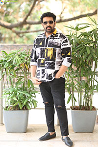 JD Chakravarthy at Gaaya Padda Simham Interview, HD Gallery 