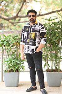 JD Chakravarthy at Gaaya Padda Simham Interview, HD Gallery 