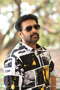JD Chakravarthy at Gaaya Padda Simham Interview, HD Gallery 