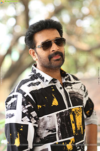 JD Chakravarthy at Gaaya Padda Simham Interview, HD Gallery 