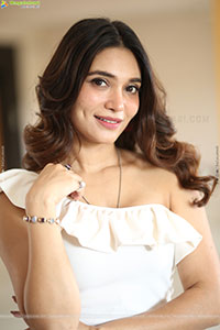 Jenifer Emmanuel Latest Photoshoot Stills, HD Gallery