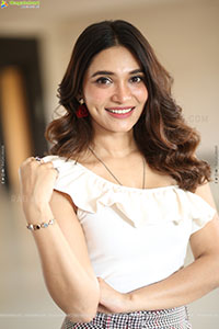 Jenifer Emmanuel Latest Photoshoot Stills, HD Gallery