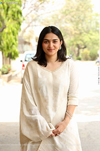 Kayadu Lohar at Palli Chattambi Movie Interview, HD Gallery