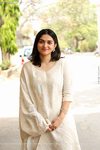 Kayadu Lohar at Palli Chattambi Movie Interview, HD Gallery