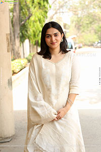 Kayadu Lohar at Palli Chattambi Movie Interview, HD Gallery