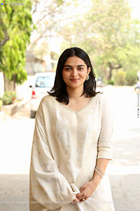 Kayadu Lohar at Palli Chattambi Movie Interview, HD Gallery