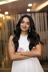 Malavika Nair at Biker Movie Thanks Meet, HD Gallery