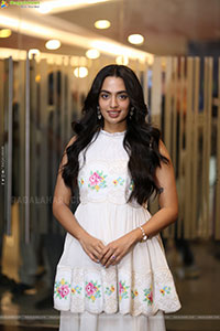 Malavika Nair at Biker Movie Thanks Meet, HD Gallery