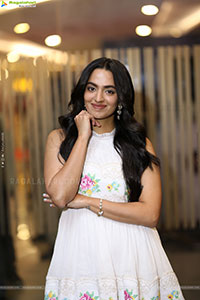 Malavika Nair at Biker Movie Thanks Meet, HD Gallery