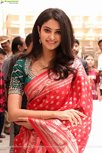 Manasa Varanasi at Anutex Showroom Launch