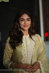 Mrunal Thakur at Dacoit Movie Interview, HD Gallery 