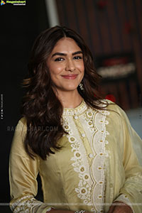 Mrunal Thakur at Dacoit Movie Interview, HD Gallery 