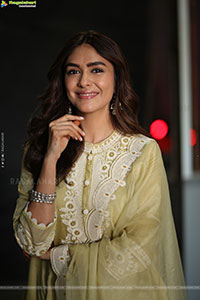 Mrunal Thakur at Dacoit Movie Interview, HD Gallery 