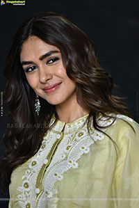 Mrunal Thakur at Dacoit Movie Interview, HD Gallery 
