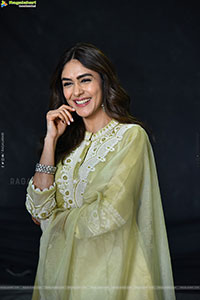 Mrunal Thakur at Dacoit Movie Interview, HD Gallery 