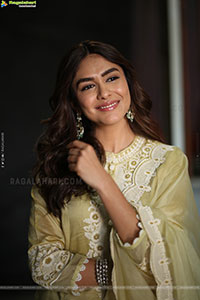 Mrunal Thakur at Dacoit Movie Interview, HD Gallery 