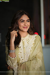 Mrunal Thakur at Dacoit Movie Interview, HD Gallery 