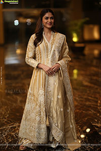 Mrunal Thakur at Dacoit Trailer Launch, HD Gallery 