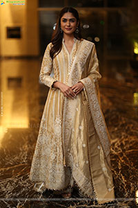 Mrunal Thakur at Dacoit Trailer Launch, HD Gallery 