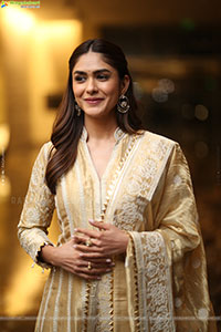 Mrunal Thakur at Dacoit Trailer Launch, HD Gallery 