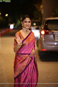 Mrunal Thakur at Dacoit Movie Pre Release Event, HD Gallery 