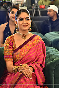 Mrunal Thakur at Dacoit Movie Pre Release Event, HD Gallery 