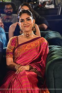 Mrunal Thakur at Dacoit Movie Pre Release Event, HD Gallery 