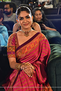 Mrunal Thakur at Dacoit Movie Pre Release Event, HD Gallery 