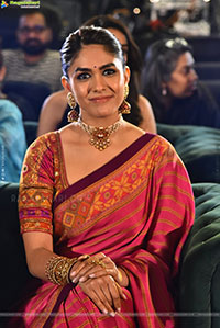 Mrunal Thakur at Dacoit Movie Pre Release Event, HD Gallery 