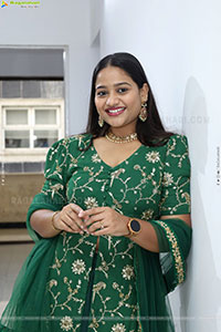 Pravali Perala stills in Green Dress, HD Gallery