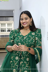 Pravali Perala stills in Green Dress, HD Gallery