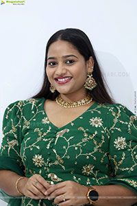 Pravali Perala stills in Green Dress, HD Gallery