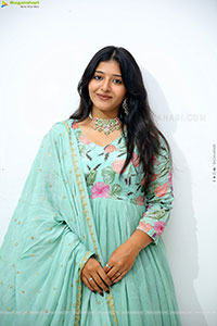 Ramya Priya Latest Stills, HD Photo Gallery