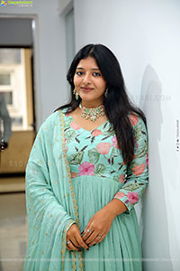 Ramya Priya Latest Stills, HD Photo Gallery