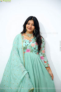 Ramya Priya Latest Stills, HD Photo Gallery