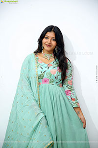 Ramya Priya Latest Stills, HD Photo Gallery