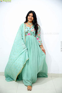 Ramya Priya Latest Stills, HD Photo Gallery