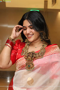 Sravanthi Chokarapu at B2B Jewellery Poster Launch
