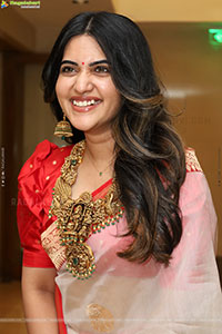 Sravanthi Chokarapu at B2B Jewellery Poster Launch