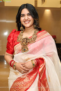 Sravanthi Chokarapu at B2B Jewellery Poster Launch