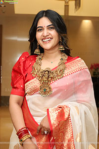 Sravanthi Chokarapu at B2B Jewellery Poster Launch