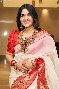 Sravanthi Chokarapu at B2B Jewellery Poster Launch