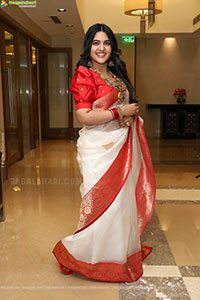 Sravanthi Chokarapu at B2B Jewellery Poster Launch