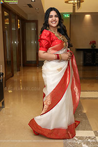 Sravanthi Chokarapu at B2B Jewellery Poster Launch