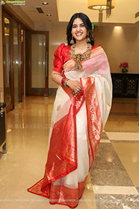 Sravanthi Chokarapu at B2B Jewellery Poster Launch