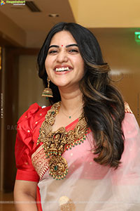 Sravanthi Chokarapu at B2B Jewellery Poster Launch