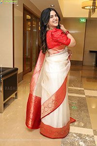 Sravanthi Chokarapu at B2B Jewellery Poster Launch